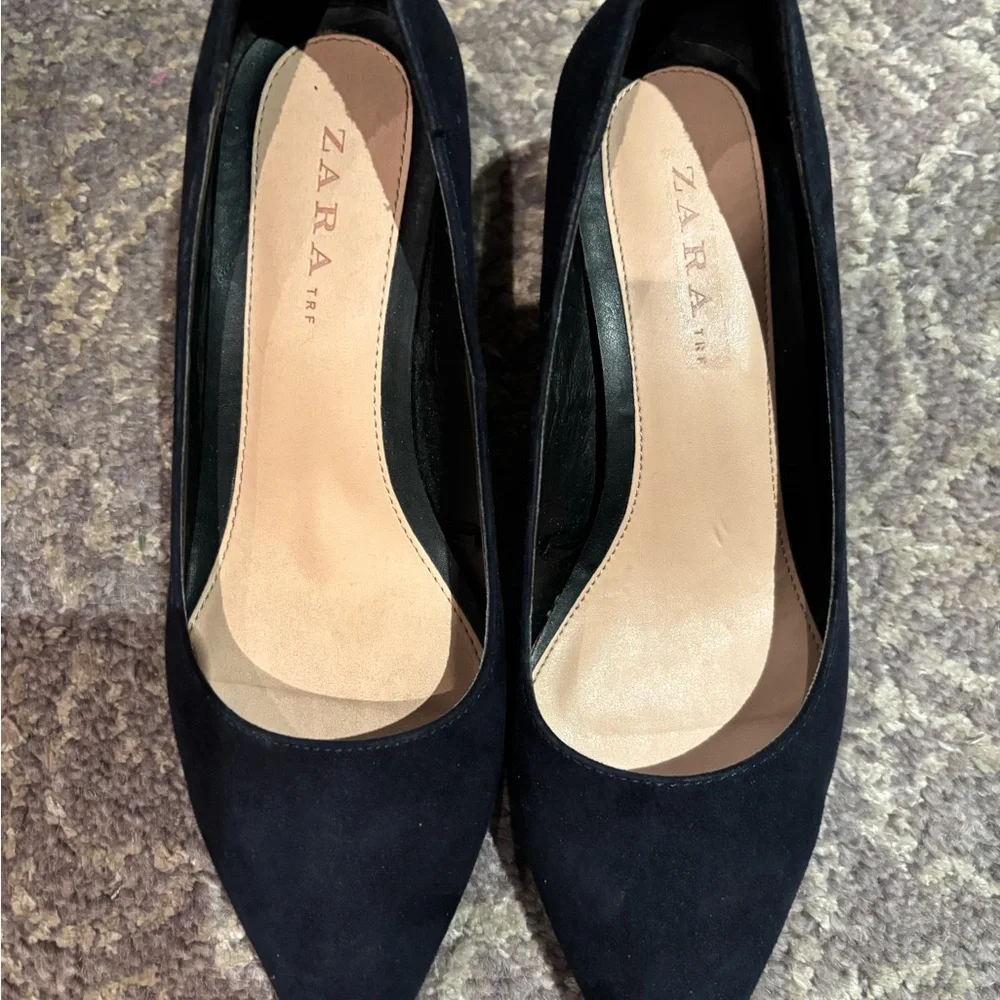 Zara Navy Suede Heels - Picture 2 of 7